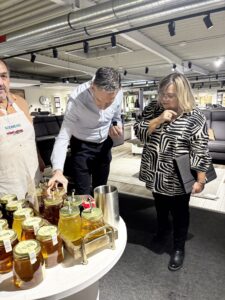 Blick in die Messe bei Möbel Wehnen